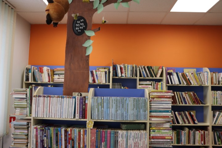 Вход в библиотеку