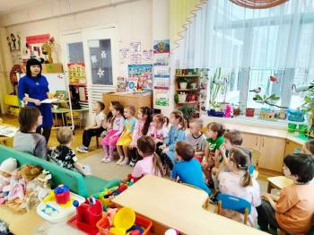 Литературная карусель «Весёлый день с Агнией Барто» Литературная карусель «Весёлый день с Агнией Барто»