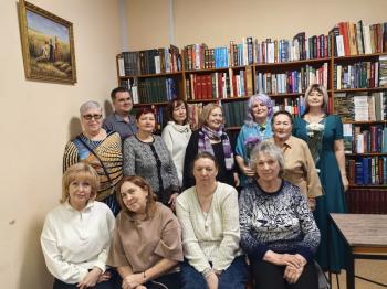 Литературно-музыкальная гостиная «Мир озарён твоей любовью». Литературно-музыкальная гостиная «Мир озарён твоей любовью».