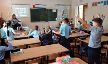 Познавательный час «Знаешь, в море кто живет?» Познавательный час «Знаешь, в море кто живет?»