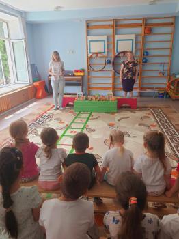 Праздник детства «Раскрасим мир вместе» 