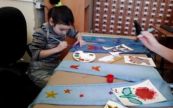 Мастер-класс для детей по росписи джинсов с АНО «Дом глухих»