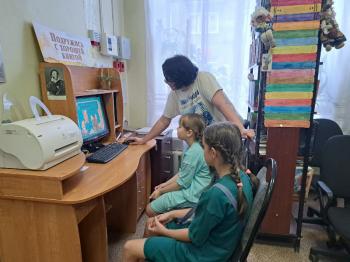 Литературно-поэтический час «Чьи стихи мы знаем с детства» 