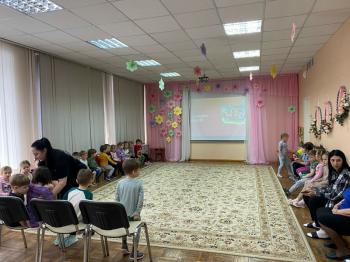 Литературный час «А у книжки – юбилей!»