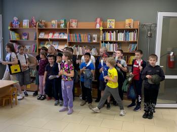 Экскурсия «Здесь живут книги» Экскурсия «Здесь живут книги»