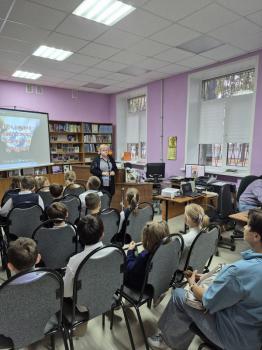 Библиотечный урок «Таинственная «паутина» - Интернет!»