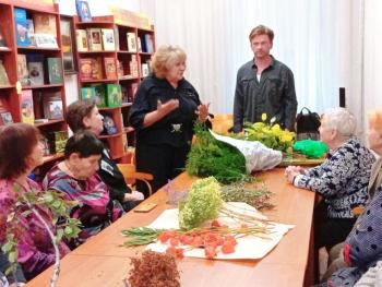 Мастер-класс по составлению осеннего букета «Я видел красоту весны и лета. Лик осени затмил и то, и это» Мастер-класс по составлению осеннего букета «Я видел красоту весны и лета. Лик осени затмил и то, и это»