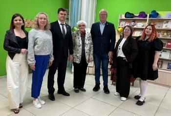 Встреча с депутатами в честь Общероссийского дня библиотек Встреча с депутатами в честь Общероссийского дня библиотек
